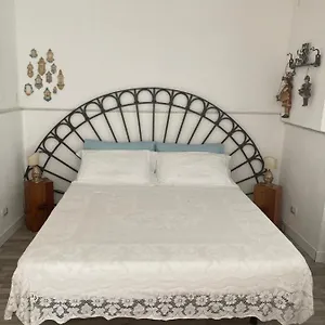 casa-tuccari-castiglione-di-sicilia.sicilyhotelsitaly.net/